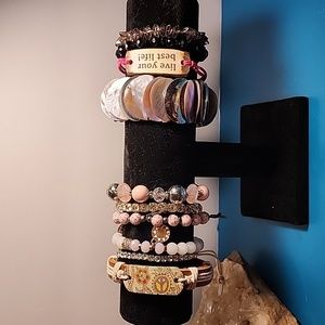 10 bracelets stretchy or adjustable.